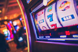 Things You Should Know About Playing Online Slots